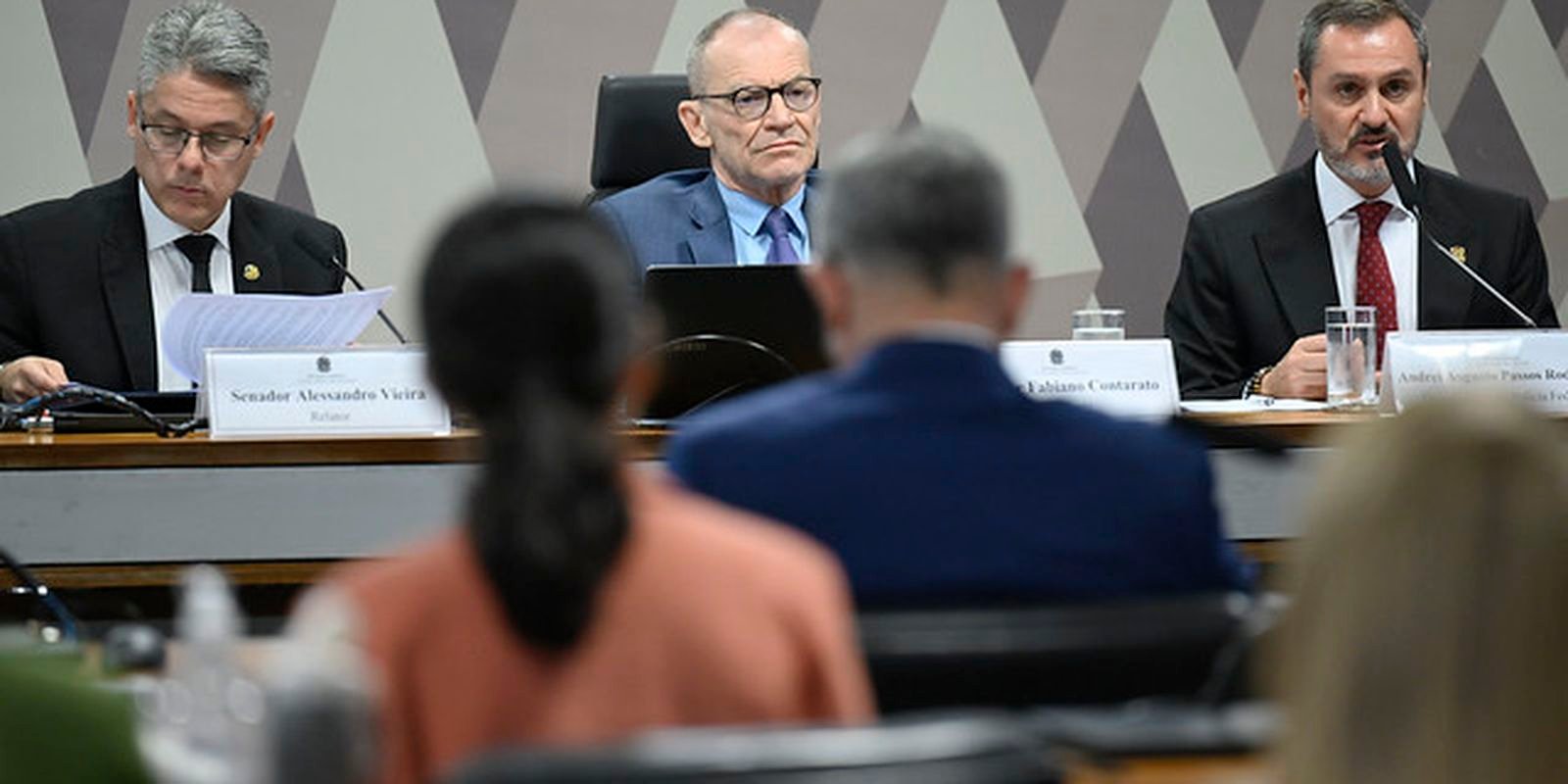 crime-organizado:-cpi-convida-moraes-e-toffoli-para-falarem-do-master