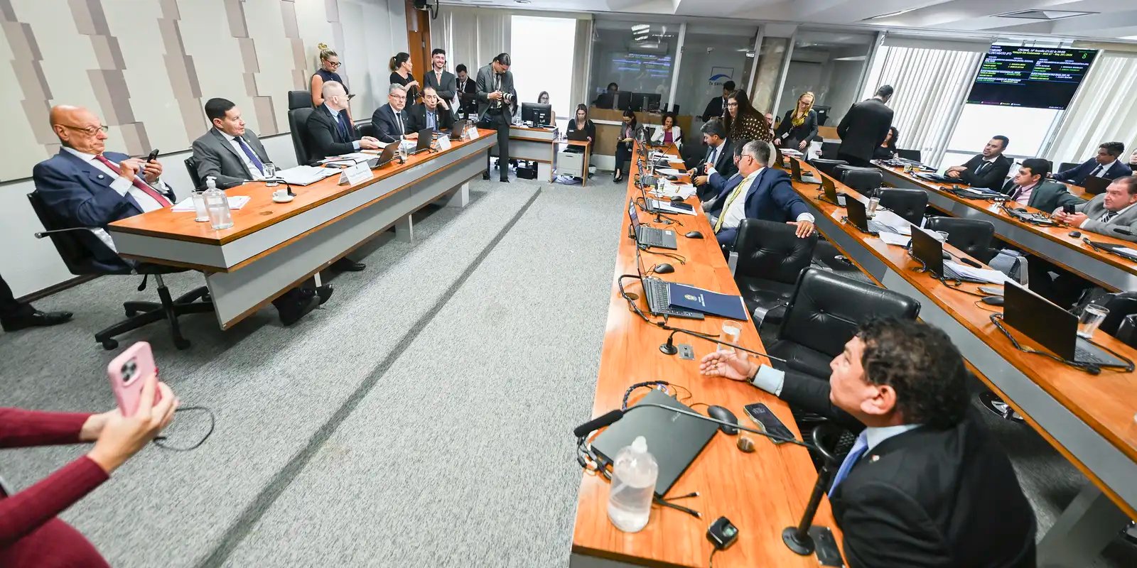 irmaos-de-toffoli-nao-sao-obrigados-a-depor-em-cpi,-decide-mendonca