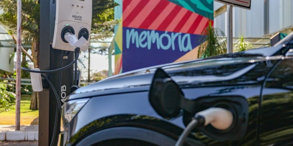 emplacamentos-de-veiculos-avancaram-em-fevereiro,-aponta-fenabrave