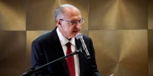 alckmin-deixara-ministerio-em-abril,-mas-seguira-como-vice