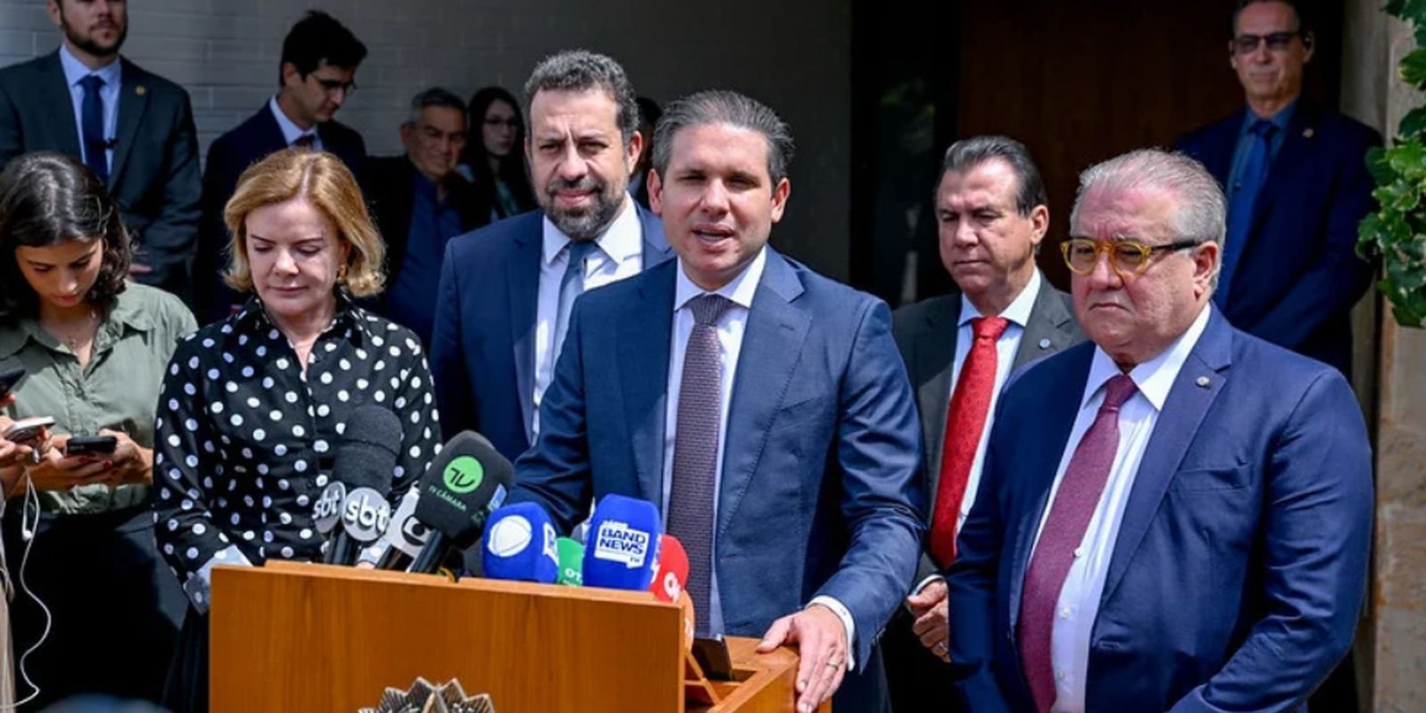 regulamentacao-de-trabalho-por-aplicativo-deve-ser-votada-em-abril