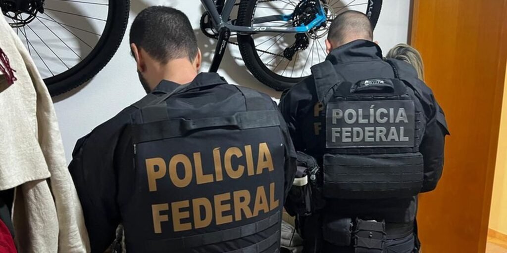 pf-prende-policiais-militares-envolvidos-com-grupos-criminosos-no-rio