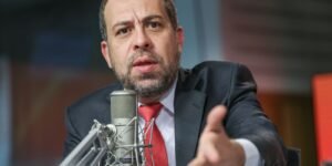 “negociamos-com-os-caminhoneiros”,-diz-boulos-sobre-greve-da-categoria