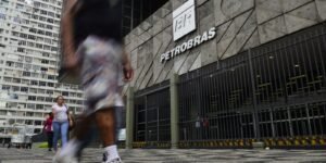 petrobras-diz-entregar-todo-o-combustivel-produzido-nas-refinarias