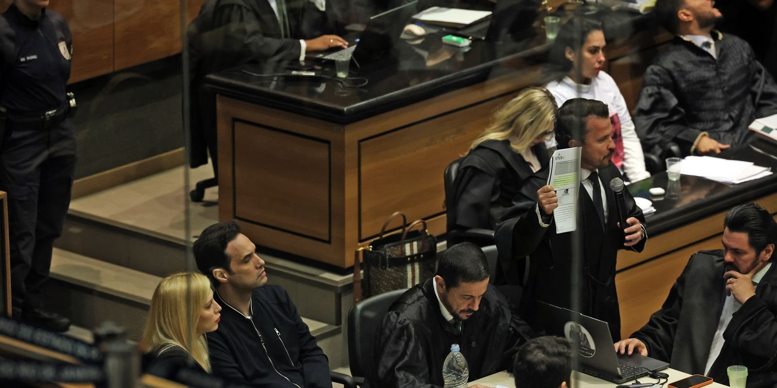 advogados-deverao-pagar-custos-do-adiamento-da-sessao-sobre-caso-henry