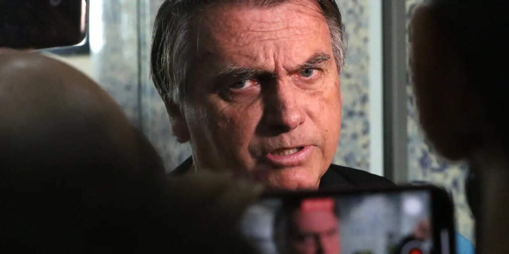 defesa-diz-que-bolsonaro-nao-tinha-conhecimento-sobre-video-de-eduardo