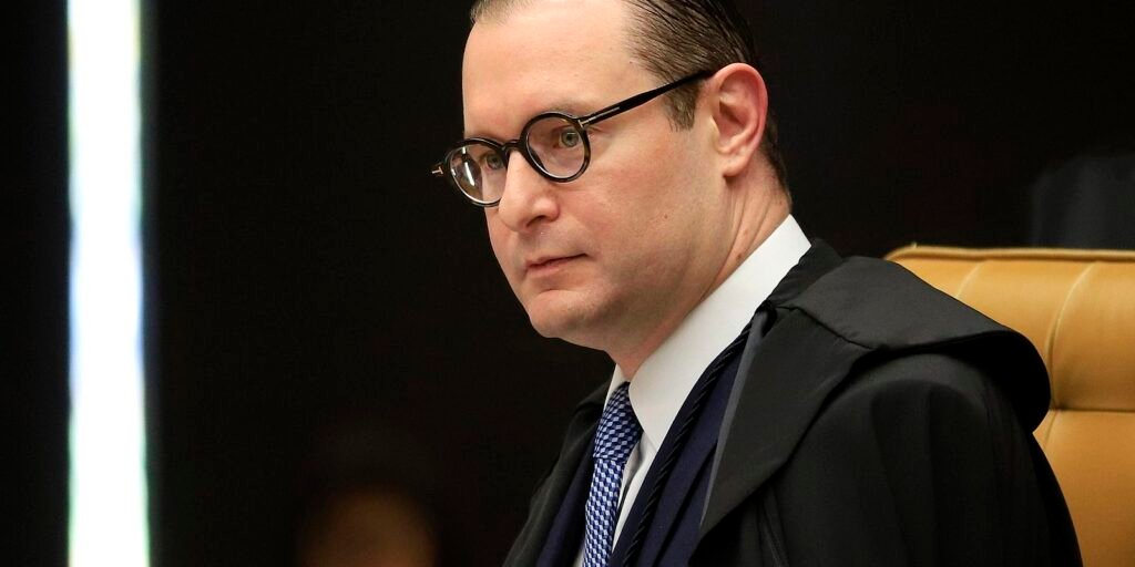 zanin-condena-acusado-de-participar-de-trote-misogino-contra-alunas