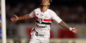 brasileirao:-ferreira-brilha-e-sao-paulo-aplica-4-a-1-no-cruzeiro