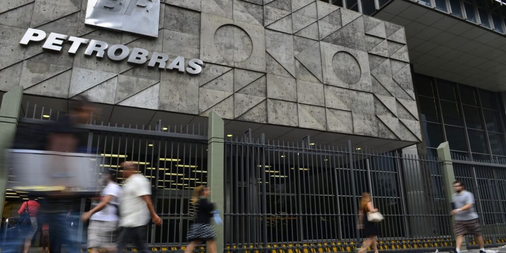 petrobras-destitui-diretor-de-area-que-vendeu-gas-com-100%-de-agio