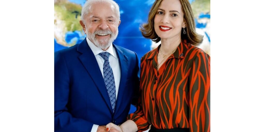 servidora-ana-cristina-viana-assume-comando-do-inss