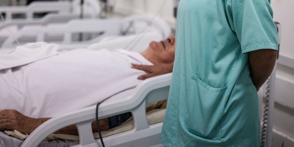quase-mil-medicos-sofreram-agressao-no-trabalho-no-rj desde-2018
