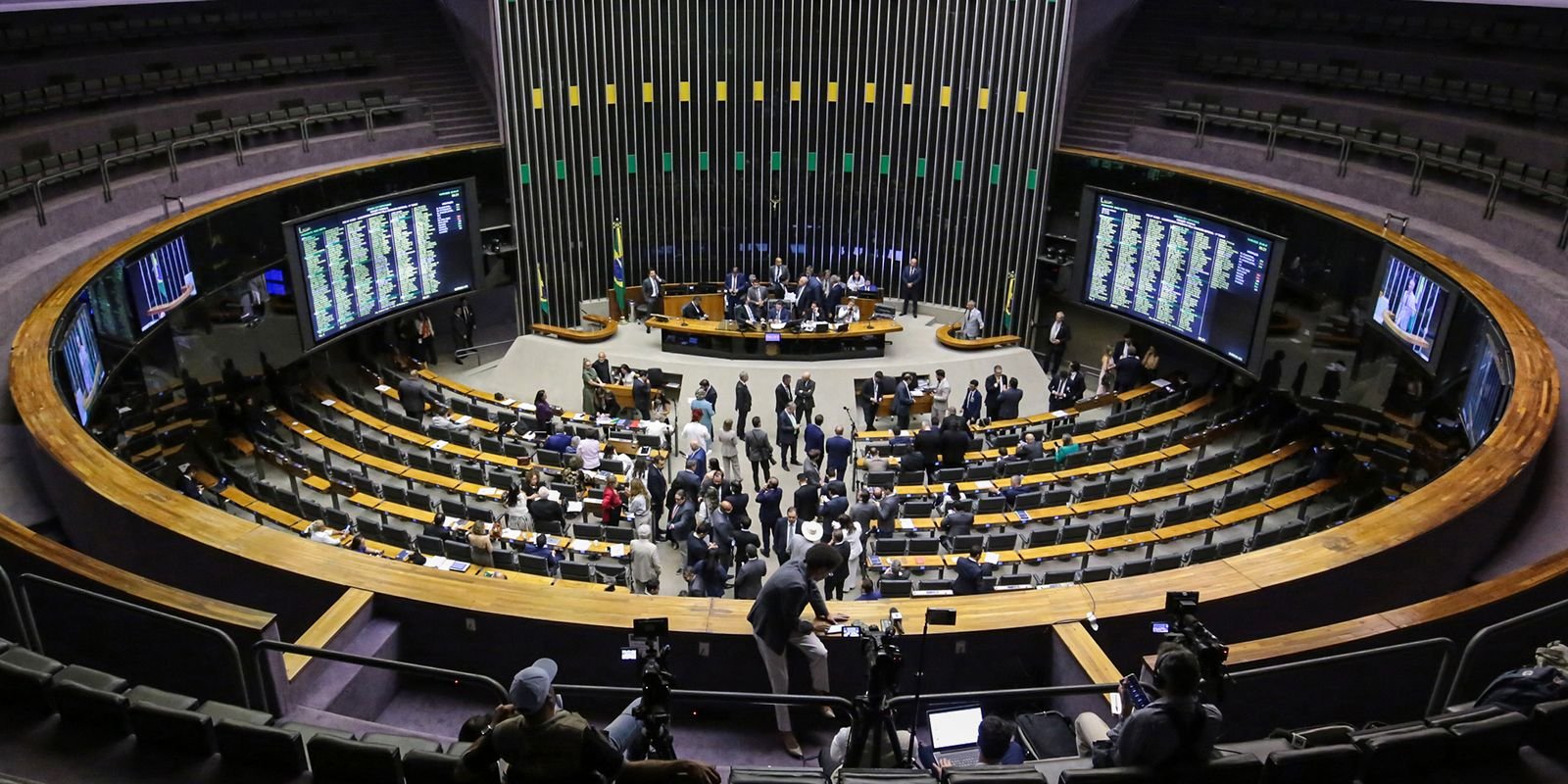 camara-inicia-analise-de-projeto-sobre-exploracao-de-minerais-criticos