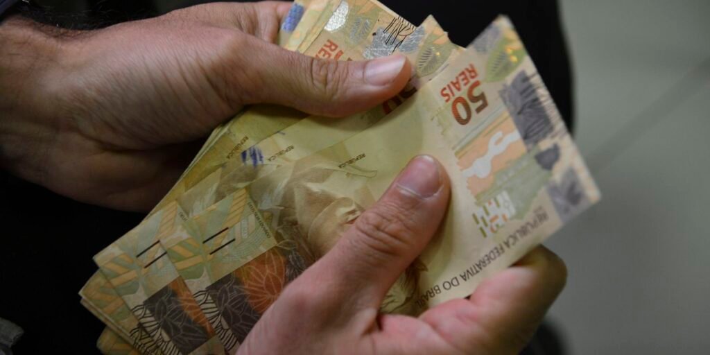 poupanca-tem-retirada-liquida-de-r$-476,4-milhoes-em-abril