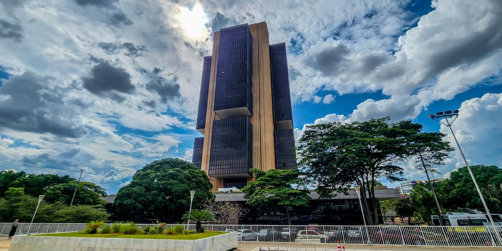 juros-pressionam-a-divida-mais-que-gastos-publicos,-dizem-economistas