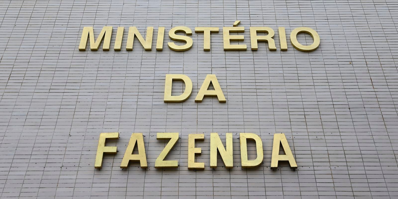 cmn-adia-bloqueio-ambiental-no-credito-rural-para-2027