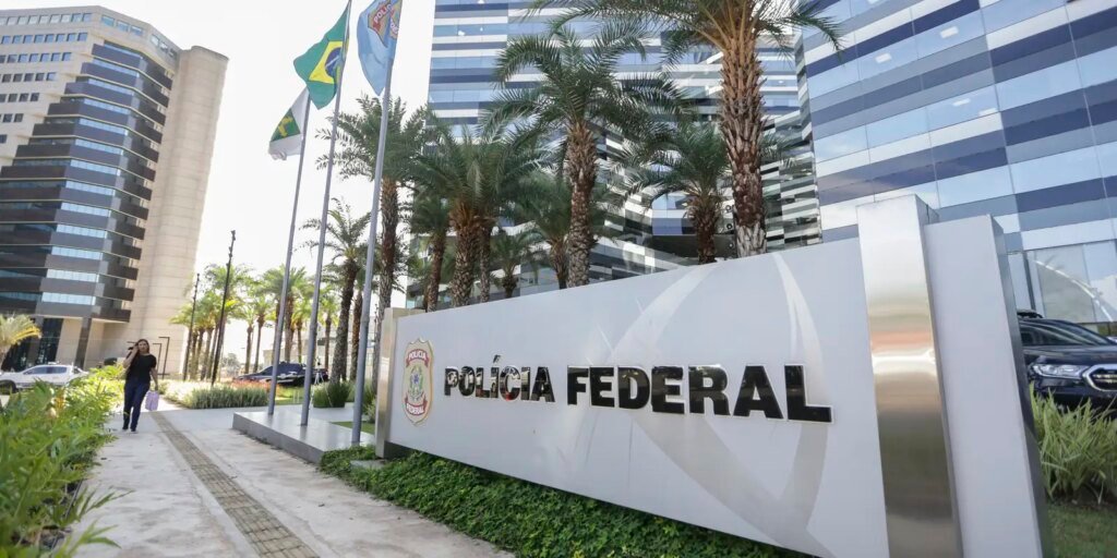 pf:-pai-de-vorcaro-liderava-a-turma,-milicia-pessoal-do-banqueiro