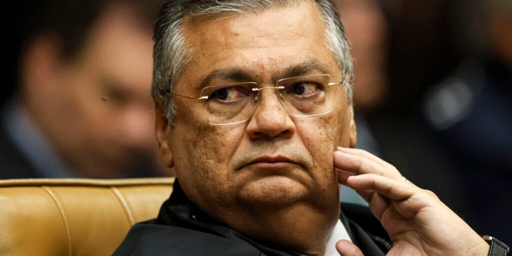 dino-diz-ter-sido-ameacado-de-morte-por-funcionaria-de-companhia-aerea