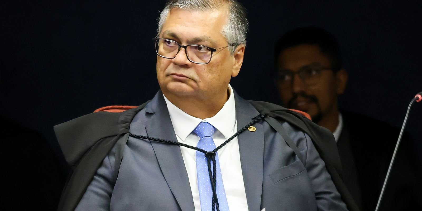 dino-da-10-dias-para-governo-mostrar-plano-de-combate-a-incendios