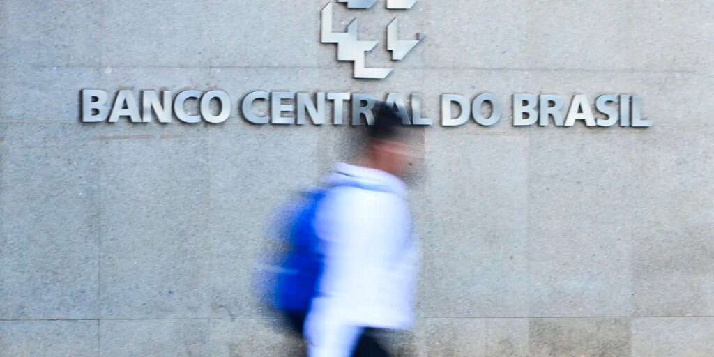 dinheiro-de-clientes-do-master-migrou-para-bancos-maiores,-informa-bc