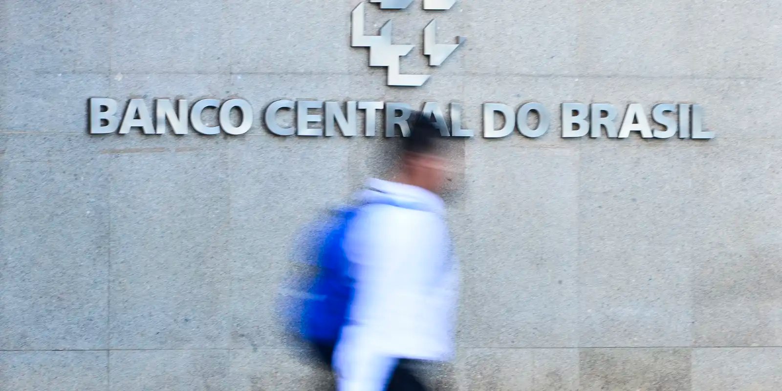 dinheiro-de-clientes-do-master-migrou-para-bancos-maiores,-informa-bc