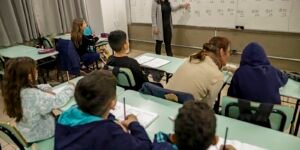 senado-aprova-mp-que-estabelece-piso-de-r$-5.130-para-professores
