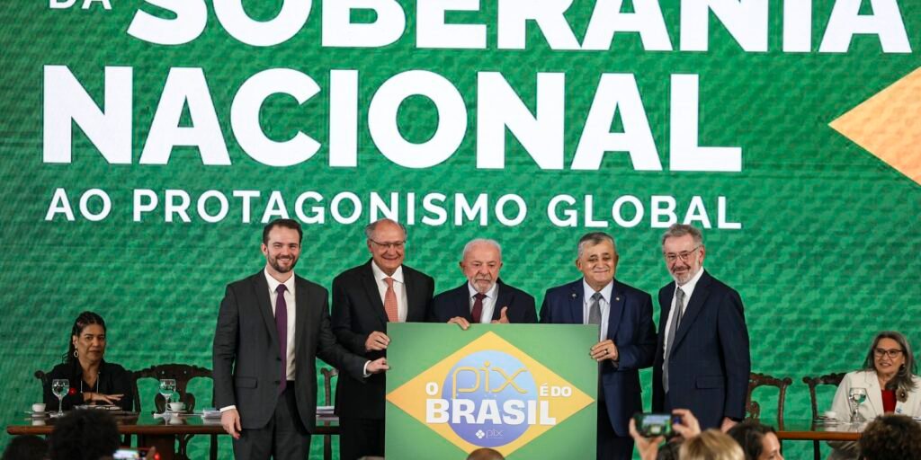 “brasil-nao-abaixa-a-cabeca”,-diz-durigan-ao-defender-soberania-e-pix
