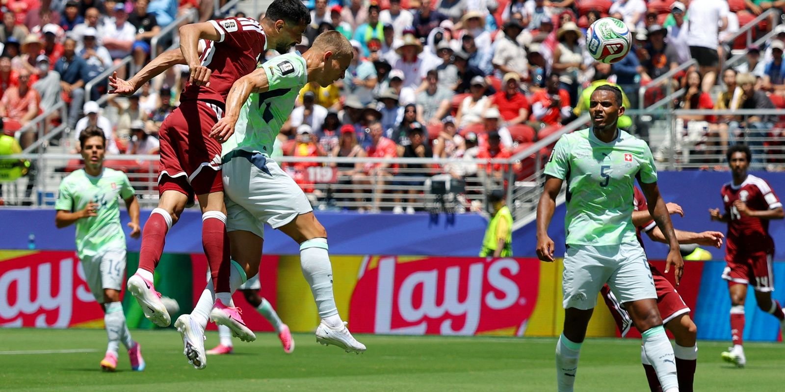 suica-desperdica-chances-e-catar-arranca-empate-no-fim-pelo-grupo-b