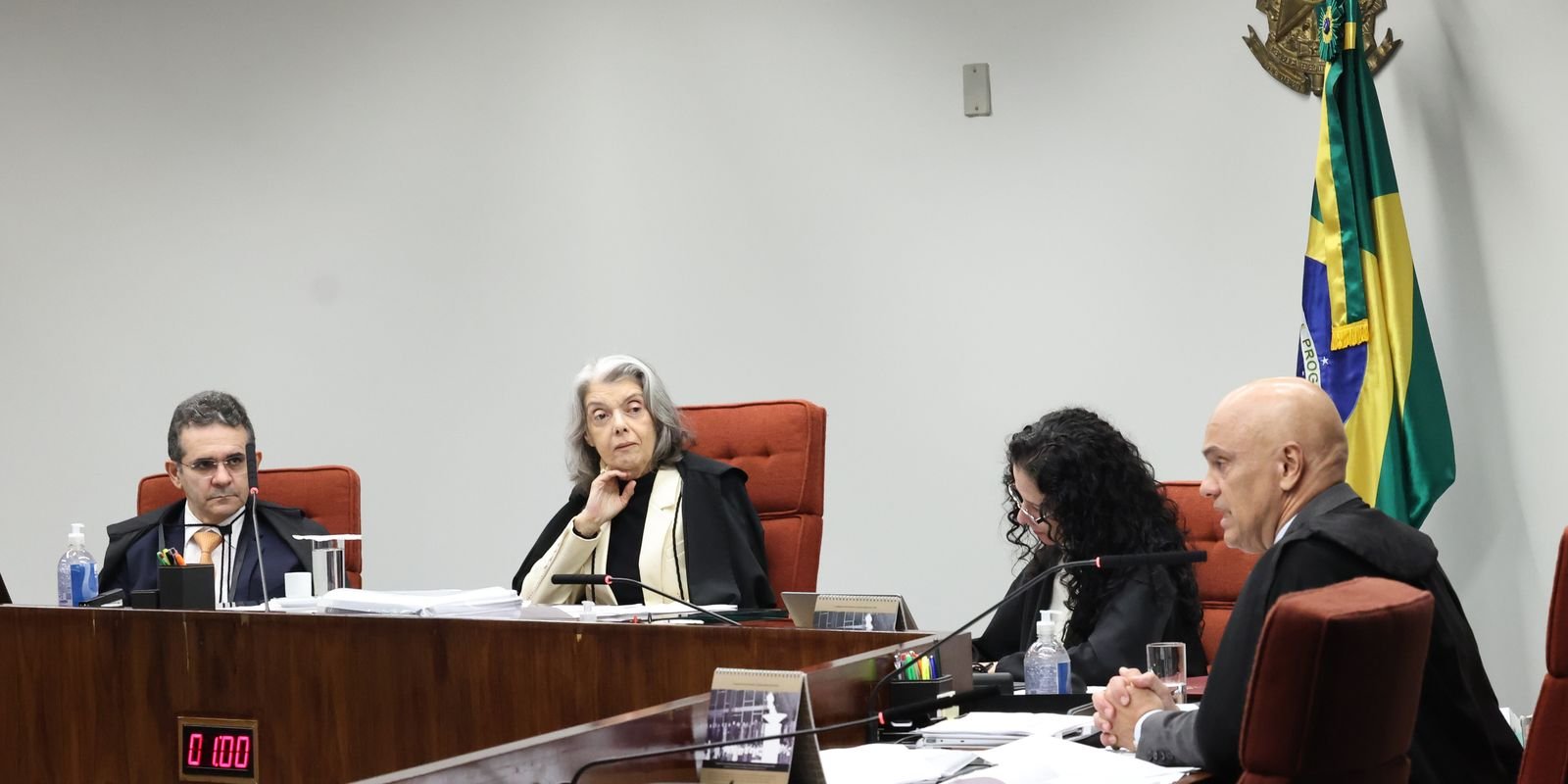 stf-forma-maioria-para-condenar-eduardo-bolsonaro-no-caso-do-tarifaco