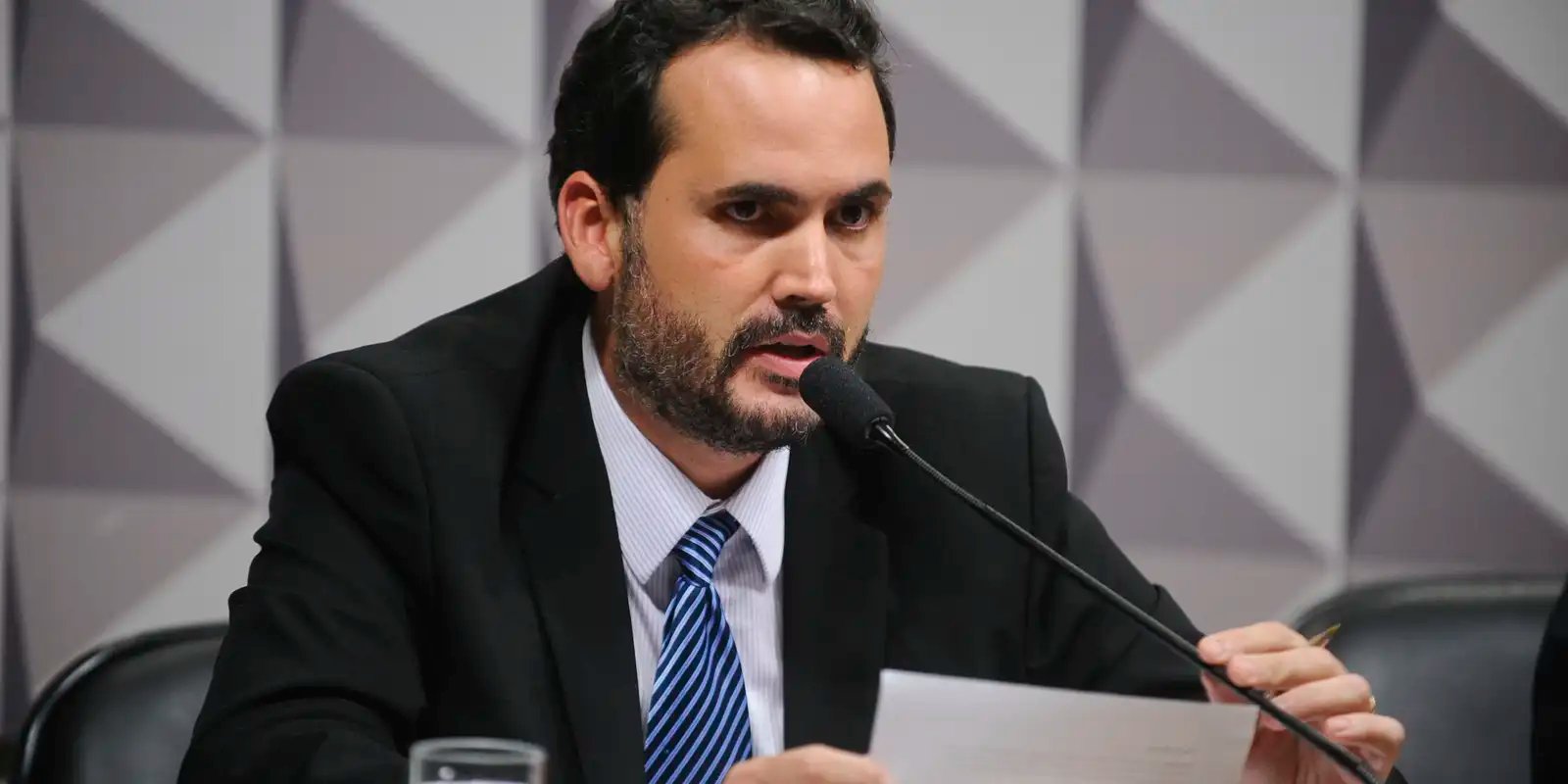 governo-avalia-aumentar-teto-do-mei-para-r$-140-mil,-diz-ministro
