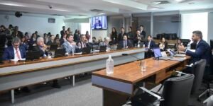 pedido-de-vista-adia-votacao-da-politica-de-minerais-criticos