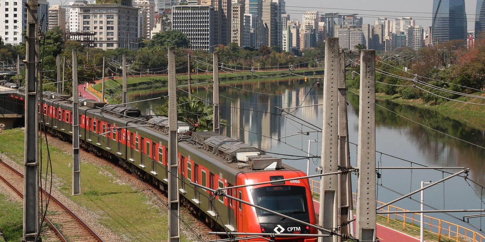 greve-de-trens-em-sp-causa-congestionamento-de-mais-de-2-mil-km 