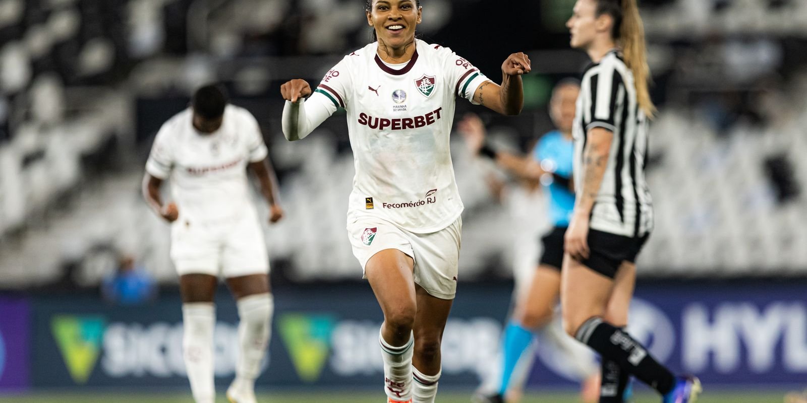 fluminense-domina,-vence-e-complica-botafogo-no-brasileirao-feminino