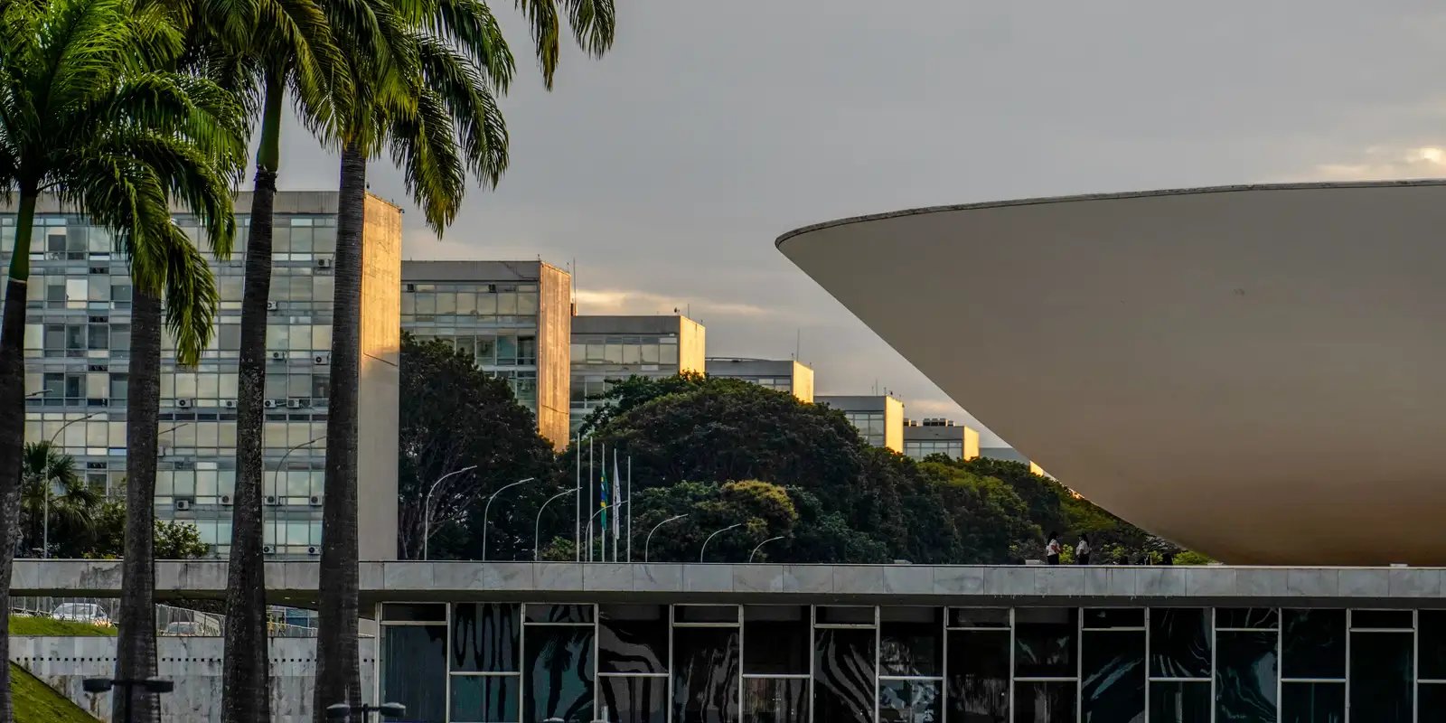 lider-do-pt-passa-mal-e-camara-suspende-votacoes