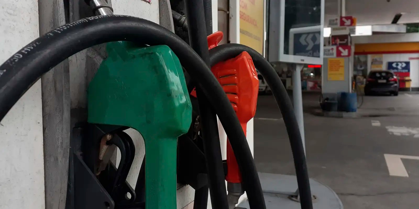 refinaria-de-mataripe,-2a-maior-do-pais,-reduz-gasolina-em-11,3%