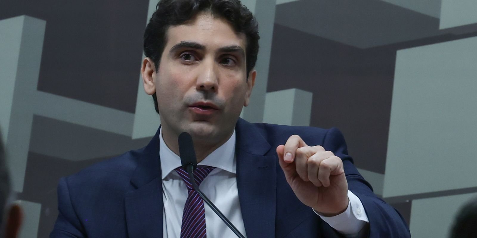 galipolo-critica-empresas-que-pressionam-para-usar-fgc