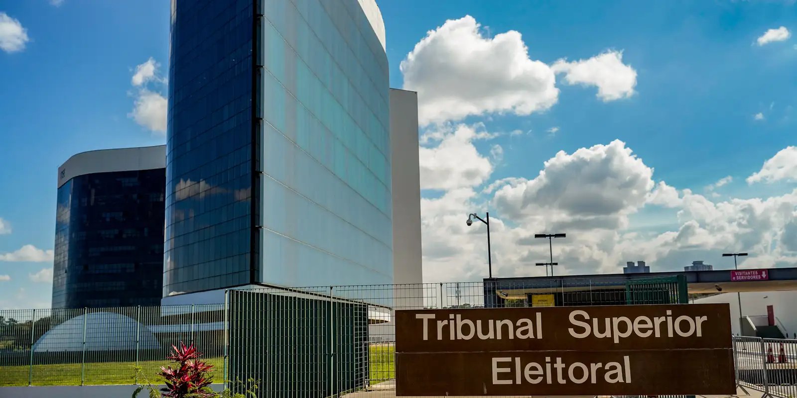 tse-recebe-embaixadores-nesta-segunda-para-defender-urna-eletronica 