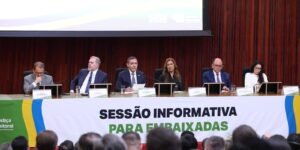 presidente-do-tse-defende-urna-eletronica-em-reuniao-com-embaixadores