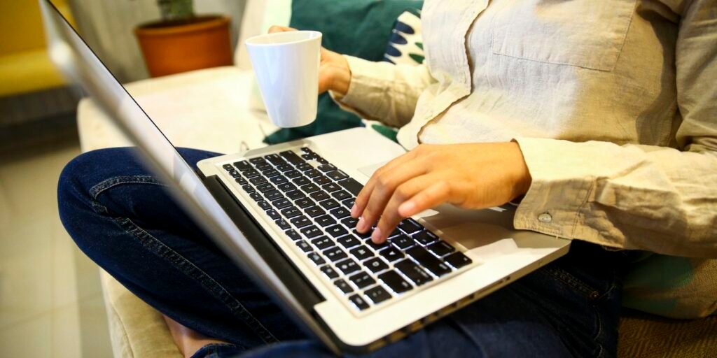 sete-em-cada-dez-brasileiros-temem-comprar-remedios-pela-internet