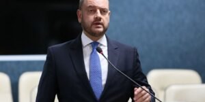 rio-exonera-6,1-mil-comissionados-e-preve-economia-de-r$-221-milhoes