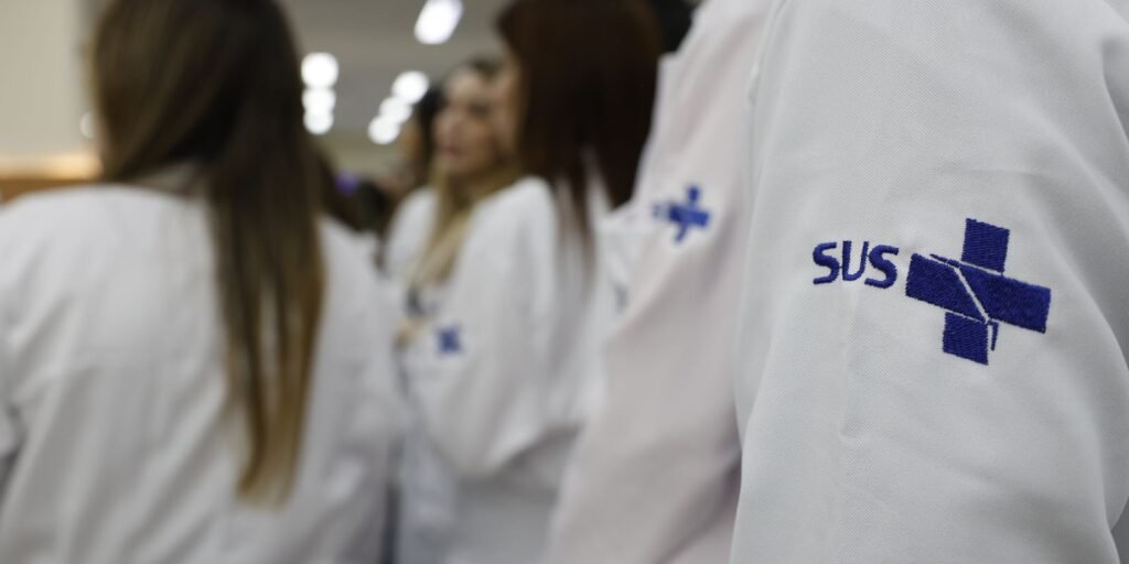 saude-estende-atuacao-de-676-medicos-especialistas-no-sus