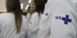 saude-estende-atuacao-de-676-medicos-especialistas-no-sus