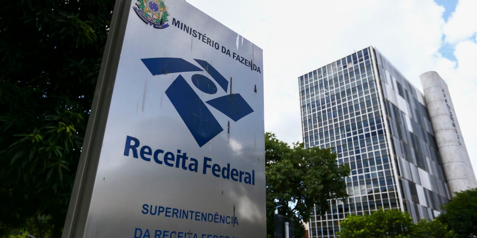 receita-arrecada-r$-3,1-bilhoes-com-ir-sobre-dividendos