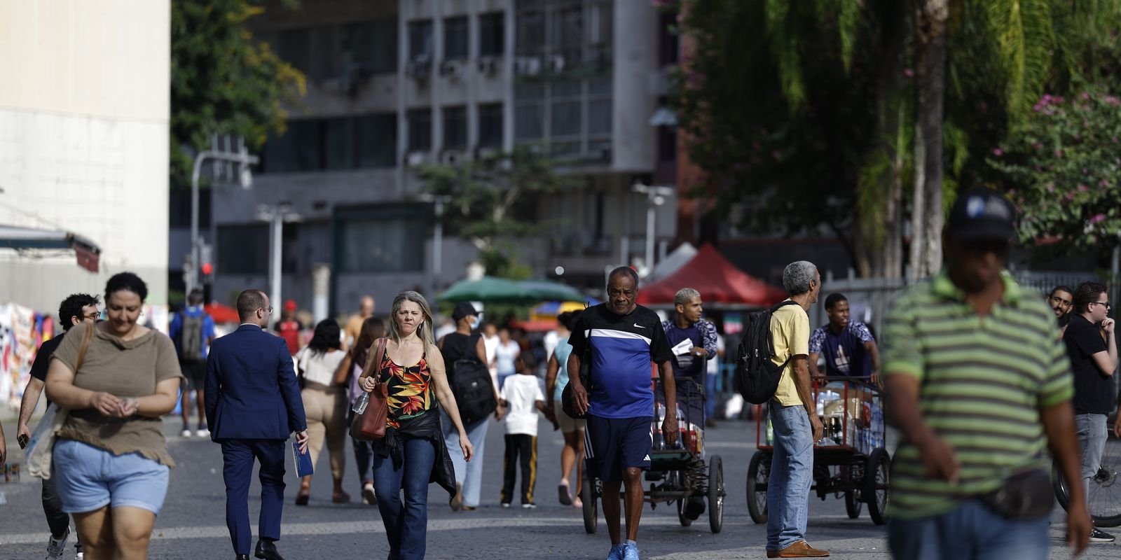crescimento-populacional-caiu-para-0,37%-em-2026,-estima-ibge