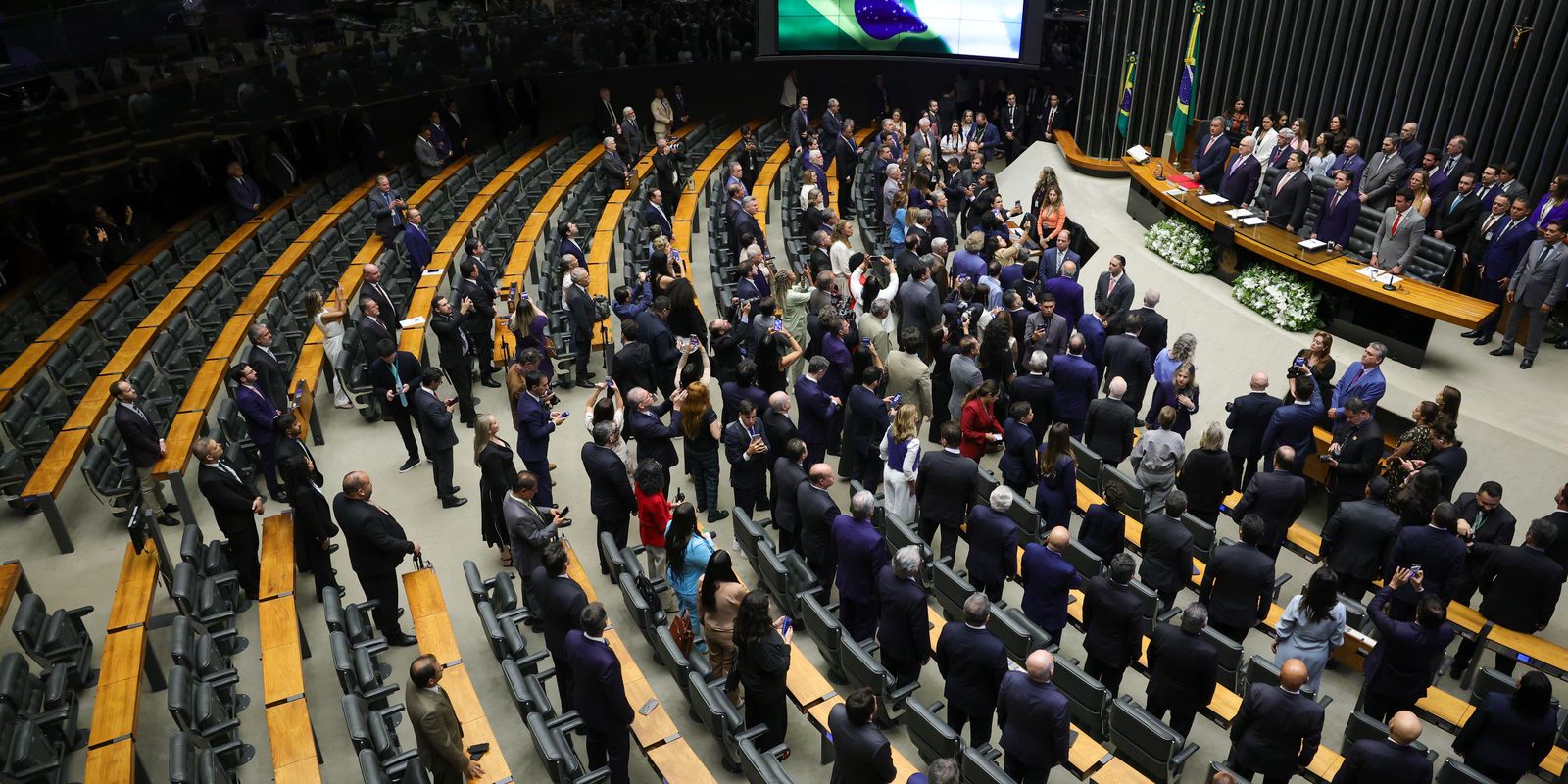 camara-deve-decidir-sobre-“taxa-das-blusinhas”-nesta-segunda