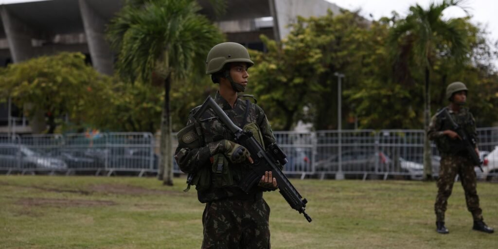 tropas-militares-vao-reforcar-locais-de-votacao-no-rio-de-janeiro