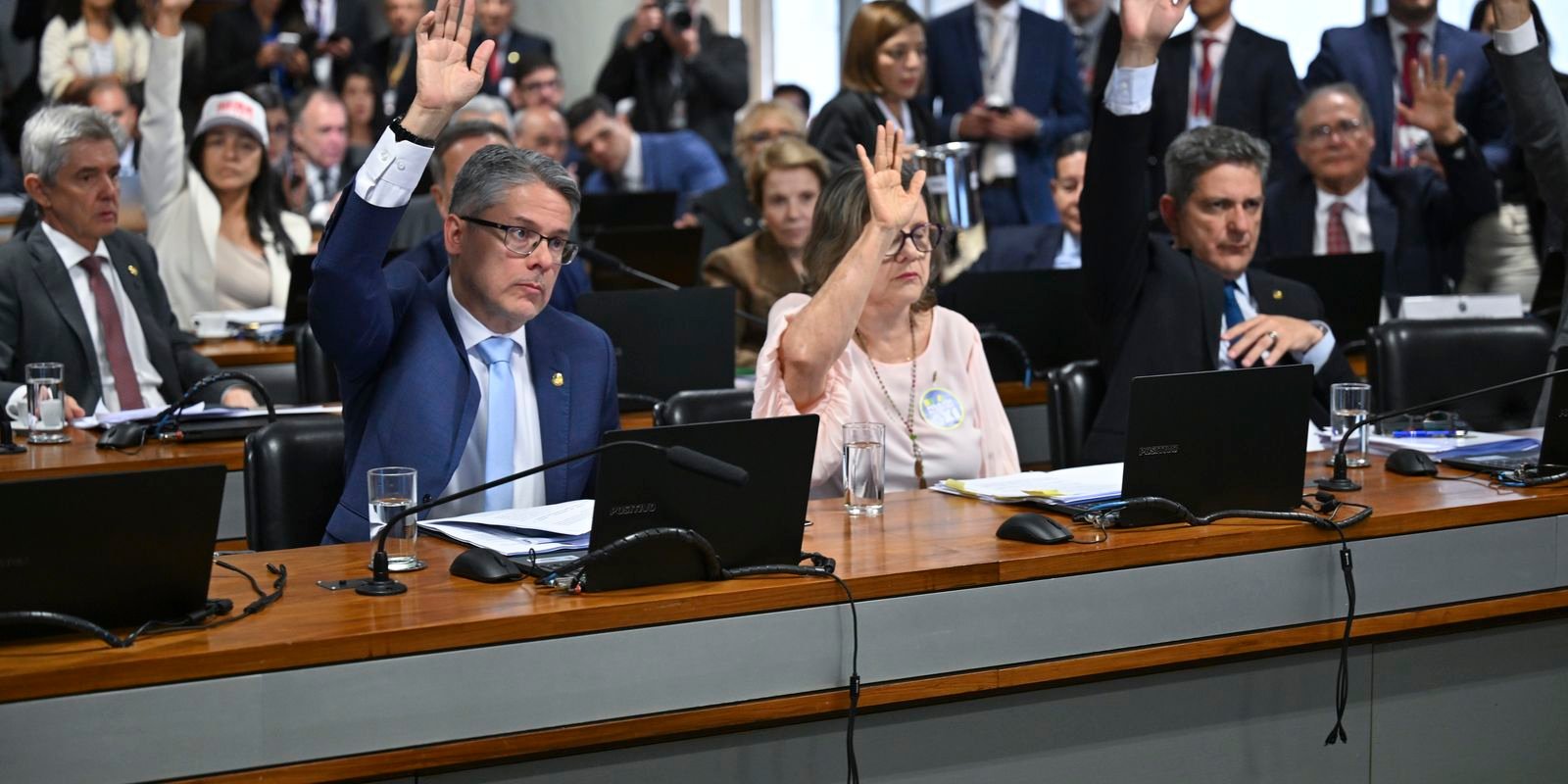 ccj-do-senado-aprova-texto-base-da-pec-da-seguranca-publica