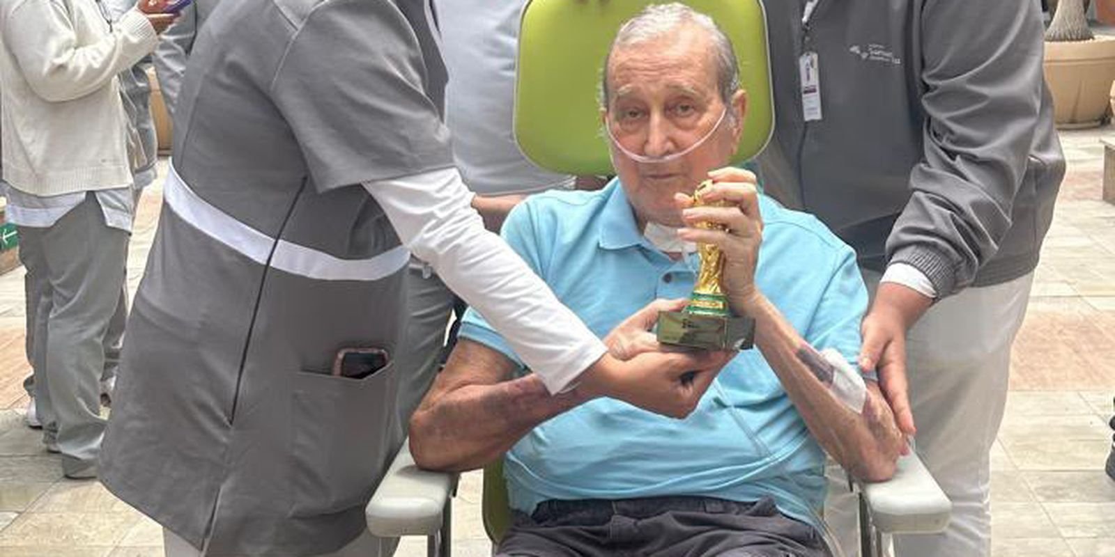 ex-tecnico-da-selecao,-parreira-recebe-alta-apos-80-dias-internado