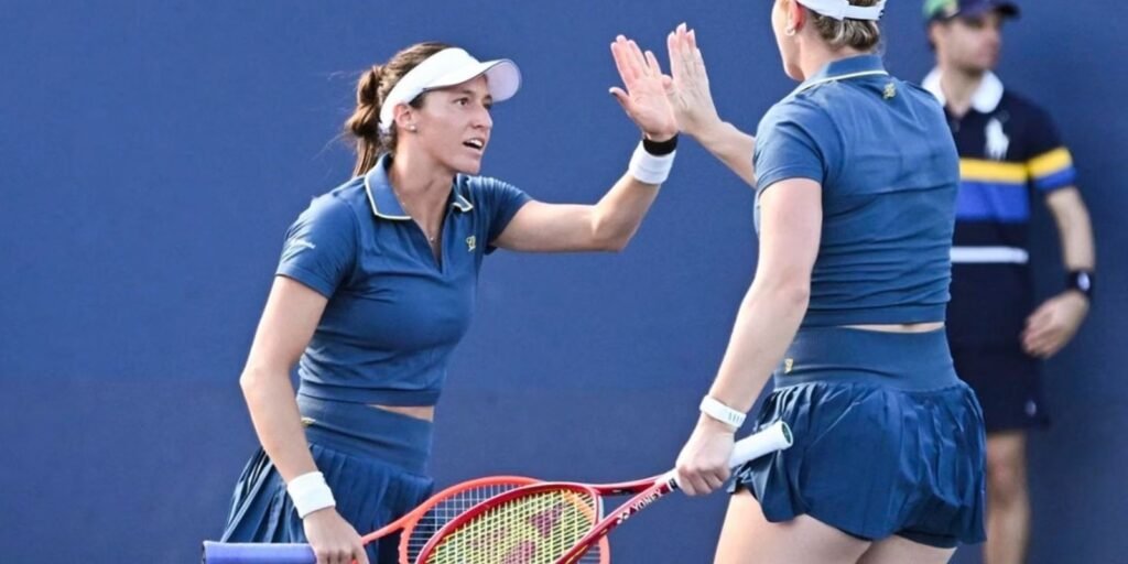 luisa-stefani-vai-as-quartas-de-final-nas-duplas-femininas-do-us-open