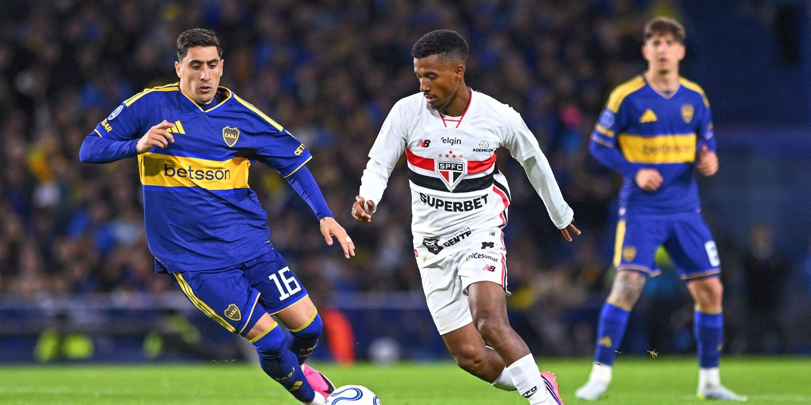 ex-palmeiras-marca-e-sao-paulo-perde-do-boca-juniors-na-sul-americana