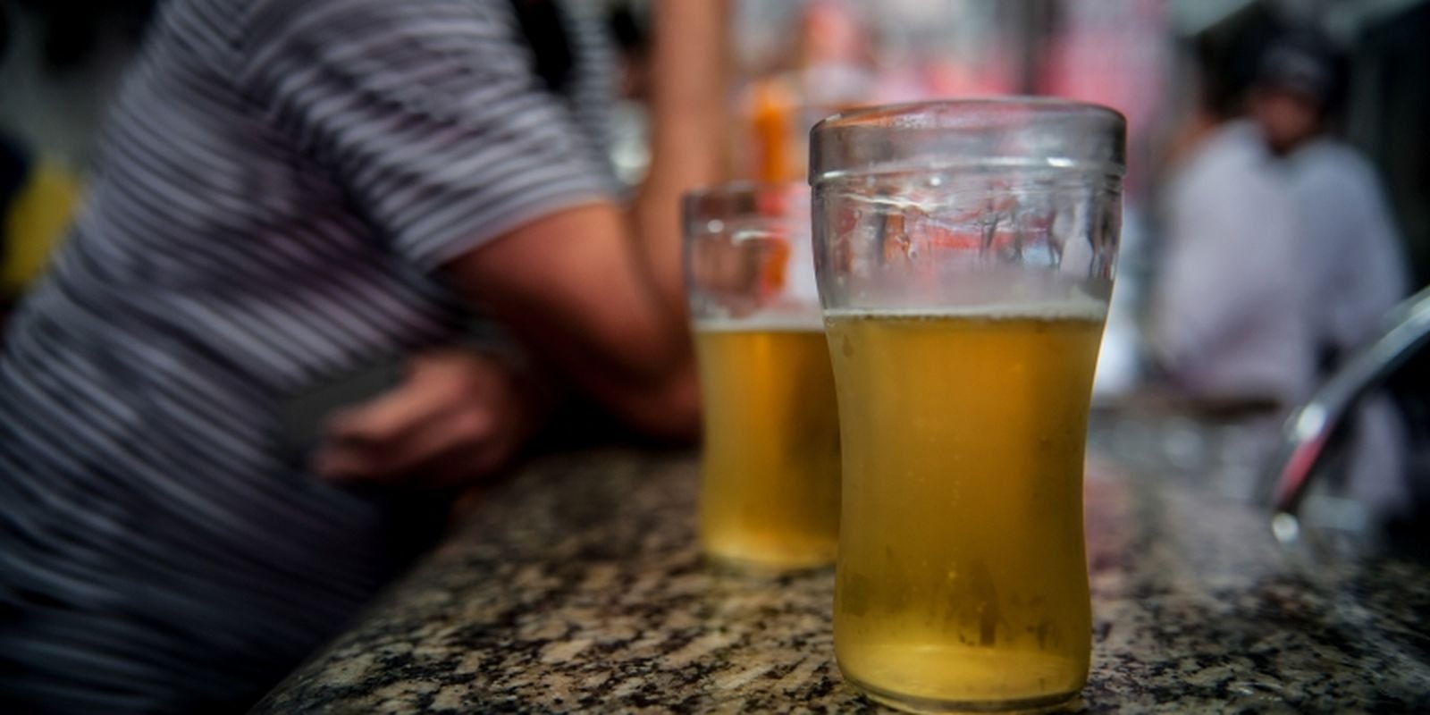 alcool-e-cigarro-podem-causar-cegueira,-alertam-especialistas
